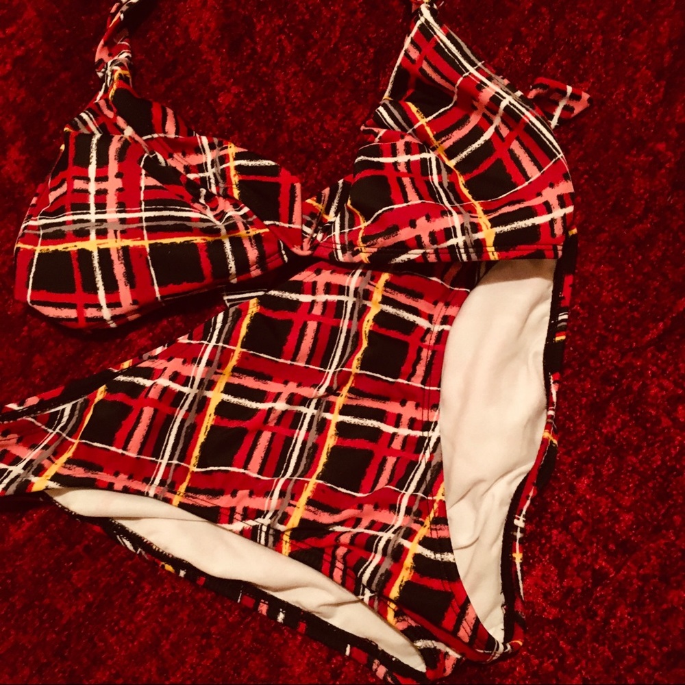Bikini - Picture 2 of 3